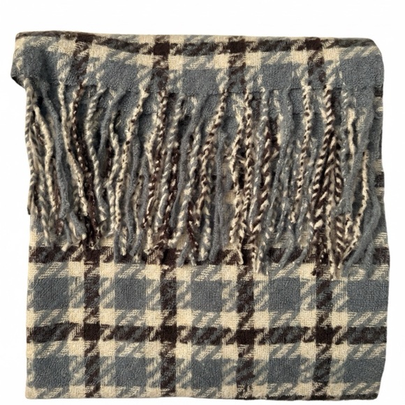 Cozy Houndstooth Plaid Oversized Scarf/Wrap with Fringe - Picture 2 of 4